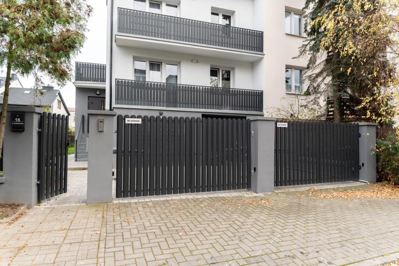 Uroczy, Przytulny Apartament Poddasze Радом Екстериор снимка